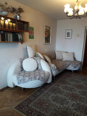 apartmtnt near Victori Squaue